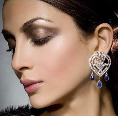 Elegant silver and blue dangle earring