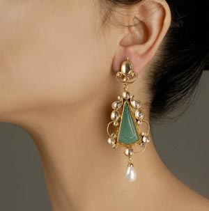 Green kundan earring