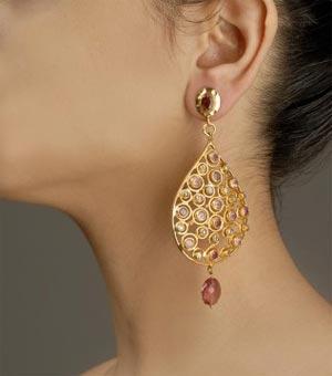 Beautiful earring with kundan drop