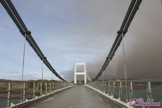 iceland - bridge between dark and light 9