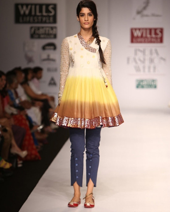 ponam-dubey in wills india fashion week ss14