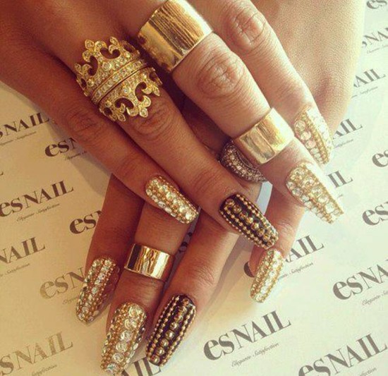 16 sparkle golden nail art