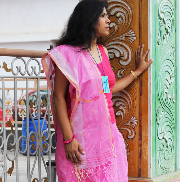 saree-with-top-fusion-styling-by-indian-fashion-blogger
