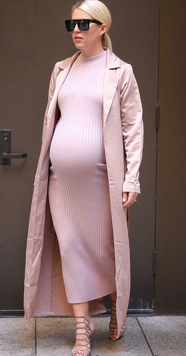 long-dress-and-matching-long-coat-for-pregnancy-style-23