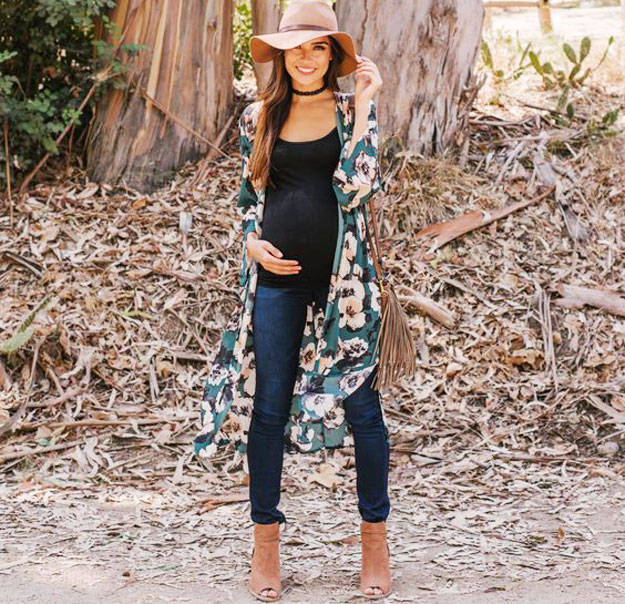 long-shrug-t-shirt-and-jeans-as-pregnncy-style